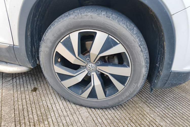 Used Volkswagen Tayron 2020 280TSI Two-Wheel Drive Luxury Connect Edition Right Front Wheel Hub