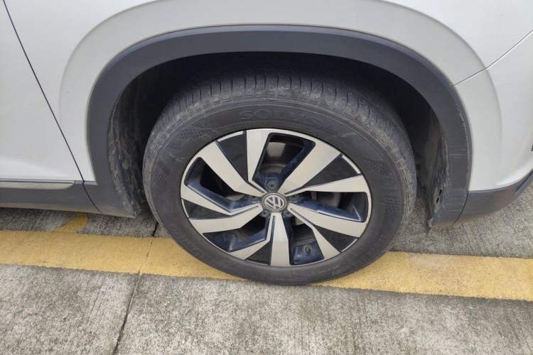 Used Volkswagen Tayron 2020 330TSI Two-Wheel Drive Luxury Smart Connectivity Version Right Front Wheel Hub