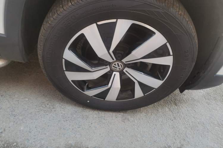 Used Volkswagen Tayron 2020 330TSI Two-Wheel Drive Luxury Smart Connectivity Version Right Front Wheel Hub