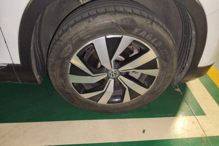 Used Volkswagen Tayron 2020 330TSI Two-Wheel Drive Luxury Smart Connectivity Version Right Front Wheel Hub