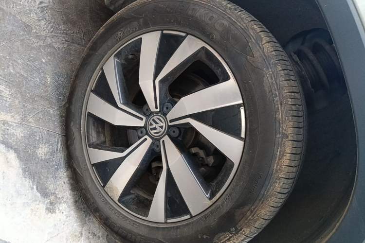 Used Volkswagen Tayron 2020 280TSI Two-Wheel Drive Comfort Connect Edition Right Front Wheel Hub