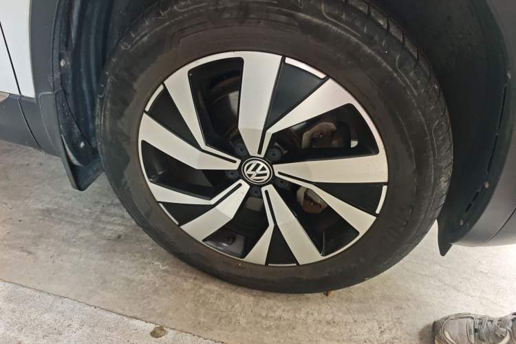 Used Volkswagen Tayron 2020 330TSI Two-Wheel Drive Luxury Smart Connectivity Version Right Front Wheel Hub