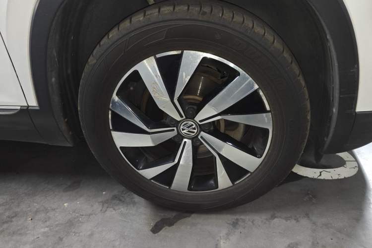 Used Volkswagen Tayron 2020 330TSI Two-Wheel Drive Luxury Smart Connectivity Version Right Front Wheel Hub