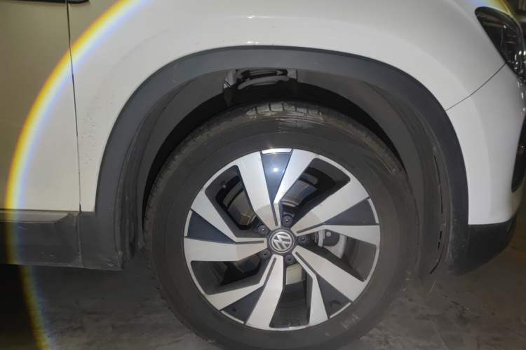 Used Volkswagen Tayron 2020 330TSI Two-Wheel Drive Luxury Smart Connectivity Version Right Front Wheel Hub
