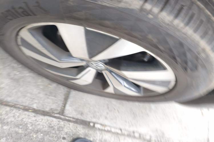 Used Volkswagen Tayron 2020 330TSI Two-Wheel Drive Luxury Smart Connectivity Version Right Front Wheel Hub