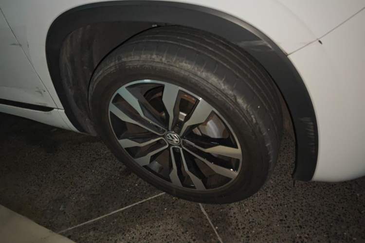 Used Volkswagen Tayron 2020 380TSI All-Wheel Drive R-Line Connected Version Right Front Wheel Hub