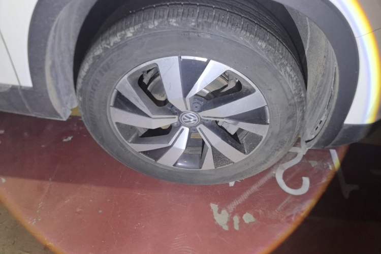Used Volkswagen Tayron 2020 330TSI Two-Wheel Drive Luxury Smart Connectivity Version Right Front Wheel Hub
