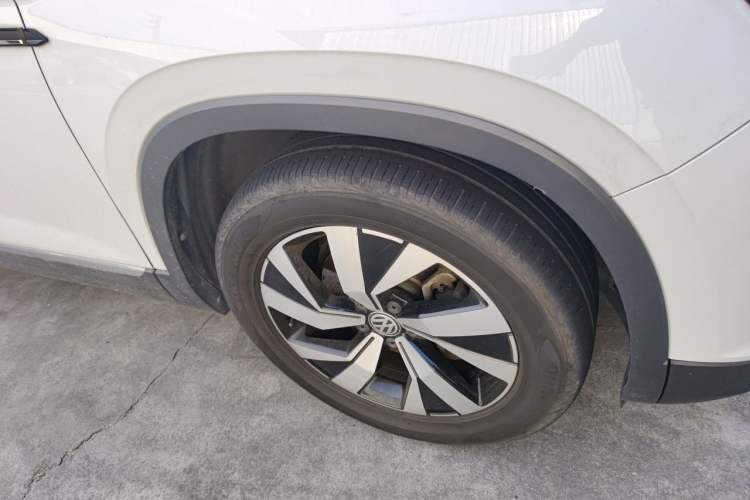 Used Volkswagen Tayron 2020 330TSI Two-Wheel Drive Luxury Smart Connectivity Version Right Front Wheel Hub