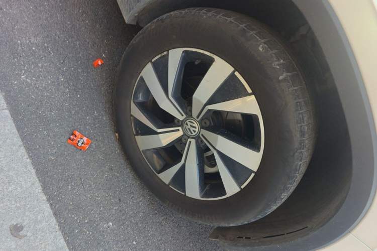 Used Volkswagen Tayron 2020 330TSI Two-Wheel Drive Luxury Smart Connectivity Version Right Front Wheel Hub