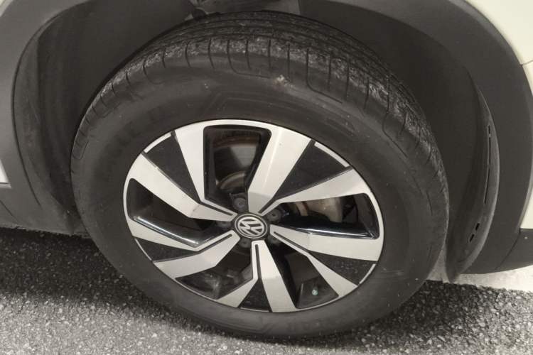Used Volkswagen Tayron 2020 330TSI Two-Wheel Drive Luxury Smart Connectivity Version Right Front Wheel Hub
