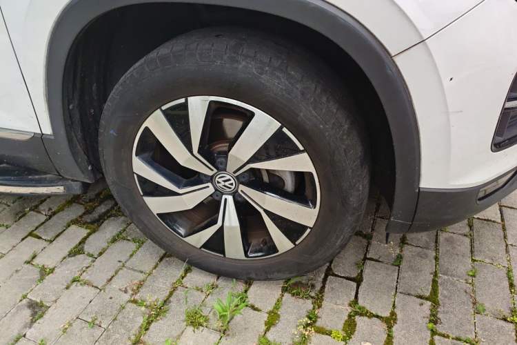 Used Volkswagen Tayron 2020 330TSI Two-Wheel Drive Luxury Smart Connectivity Version Right Front Wheel Hub