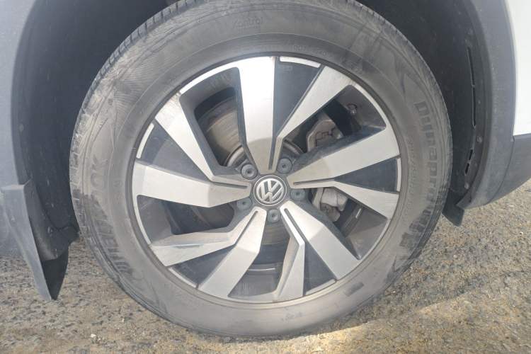 Used Volkswagen Tayron 2020 330TSI Two-Wheel Drive Luxury Smart Connectivity Version Right Front Wheel Hub
