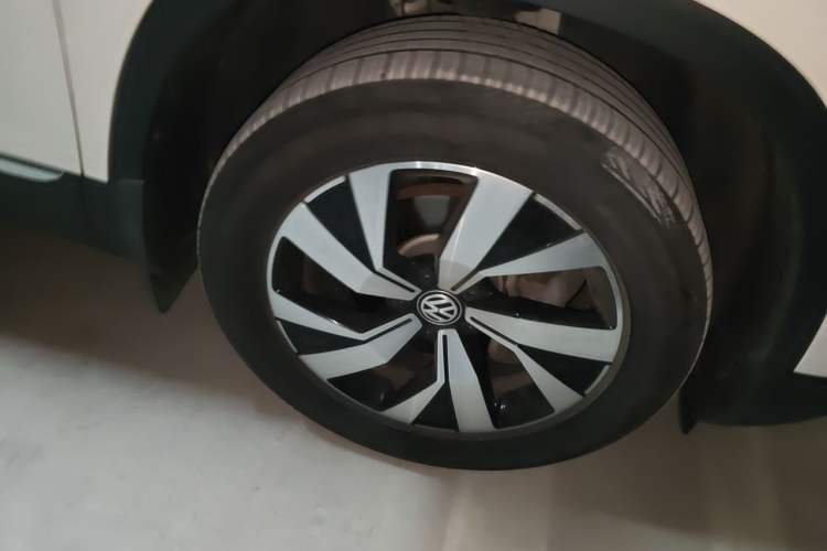 Used Volkswagen Tayron 2020 330TSI Two-Wheel Drive Luxury Smart Connectivity Version Right Front Wheel Hub