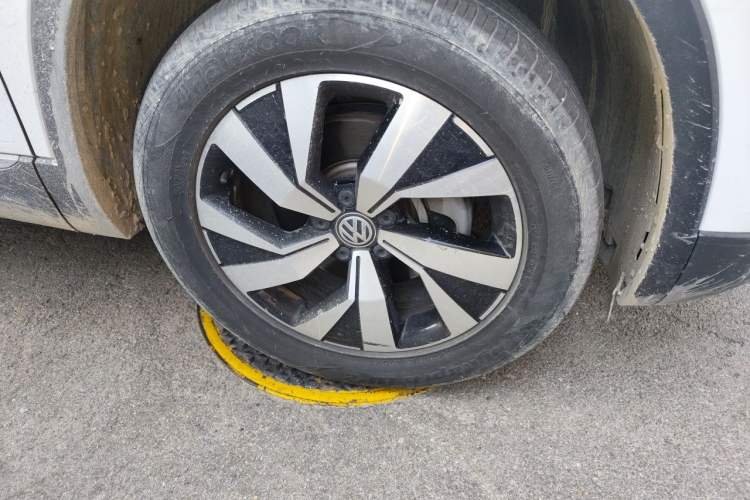 Used Volkswagen Tayron 2020 330TSI Two-Wheel Drive Luxury Smart Connectivity Version Right Front Wheel Hub