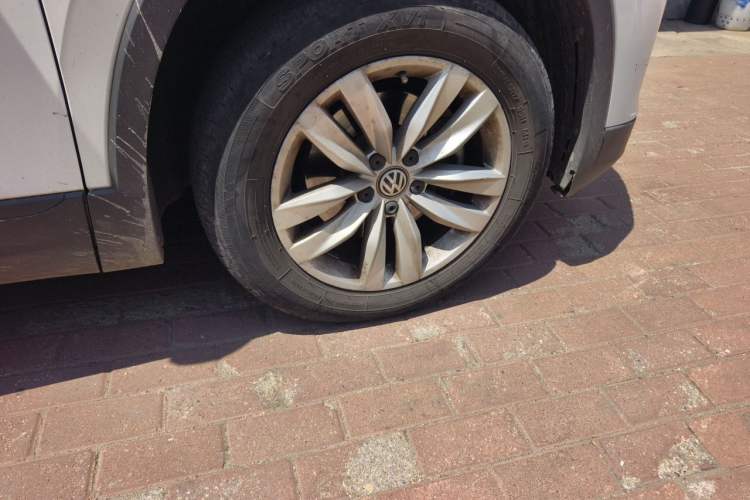 Used Volkswagen Tayron 2020 280TSI Two-Wheel Drive Comfort Connect Edition Right Front Wheel Hub