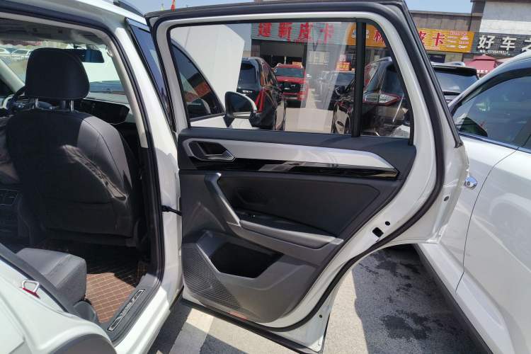 Used Volkswagen Tayron 2020 330TSI Two-Wheel Drive Luxury Smart Connectivity Version Right Rear Door Interior