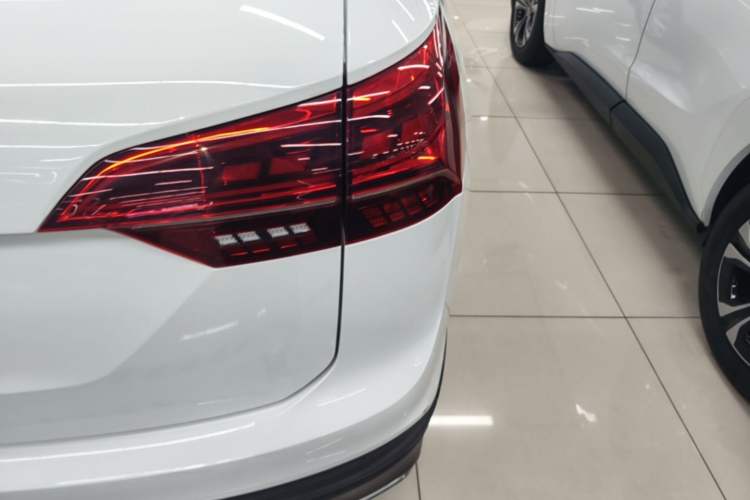 Used Volkswagen Tayron 2020 330TSI Two-Wheel Drive Luxury Smart Connectivity Version Right Rear Taillight