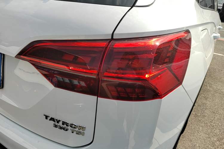 Used Volkswagen Tayron 2020 330TSI Two-Wheel Drive Luxury Smart Connectivity Version Right Rear Taillight