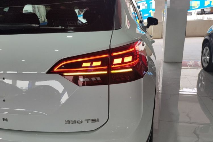 Used Volkswagen Tayron 2020 330TSI Two-Wheel Drive Luxury Connected Pro Edition Right Rear Taillight