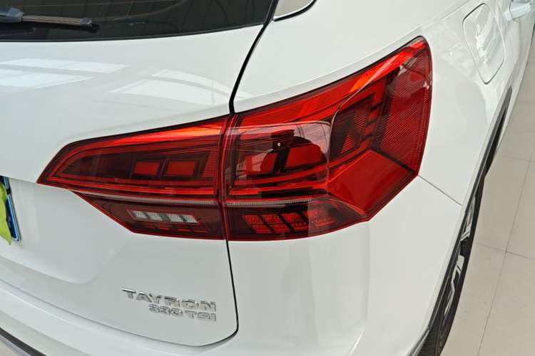 Used Volkswagen Tayron 2020 330TSI Two-Wheel Drive Luxury Smart Connectivity Version Right Rear Taillight