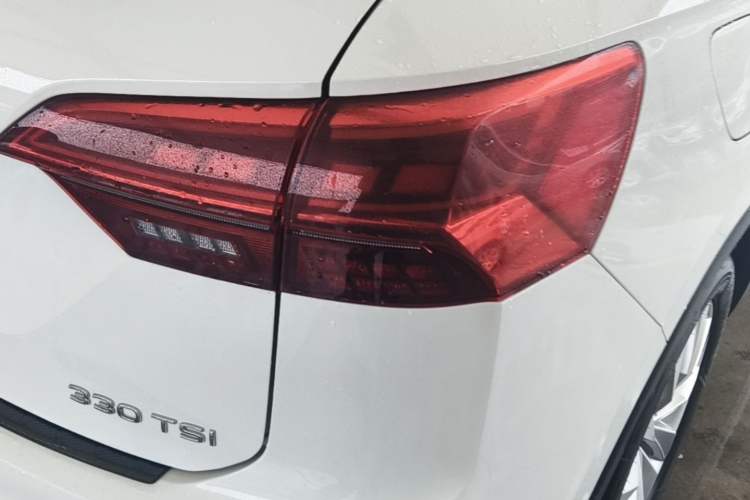 Used Volkswagen Tayron 2020 330TSI Two-Wheel Drive Luxury Connected Pro Edition Right Rear Taillight