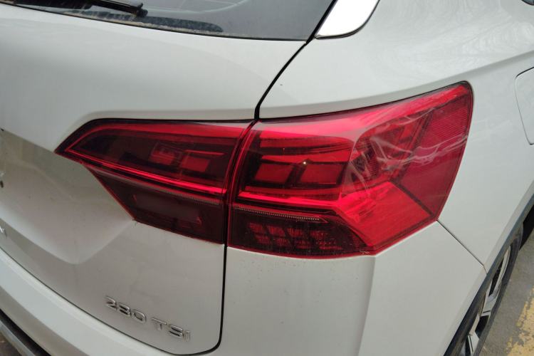 Used Volkswagen Tayron 2020 280TSI Two-Wheel Drive Luxury Connect Edition Right Rear Taillight