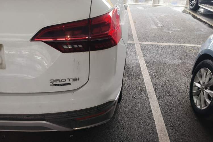 Used Volkswagen Tayron 2020 380TSI Four-Wheel Drive Luxury Connect Pro Edition Right Rear Taillight