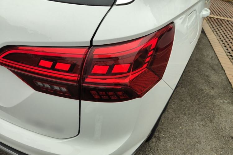 Used Volkswagen Tayron 2020 330TSI Two-Wheel Drive Luxury Smart Connectivity Version Right Rear Taillight