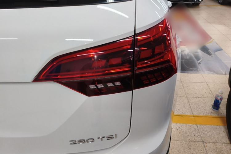 Used Volkswagen Tayron 2020 280TSI Two-Wheel Drive Luxury Connect Edition Right Rear Taillight