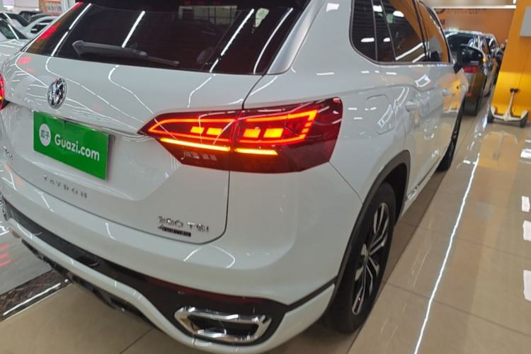 Used Volkswagen Tayron 2020 380TSI All-Wheel Drive R-Line Connected Version Right Rear Taillight