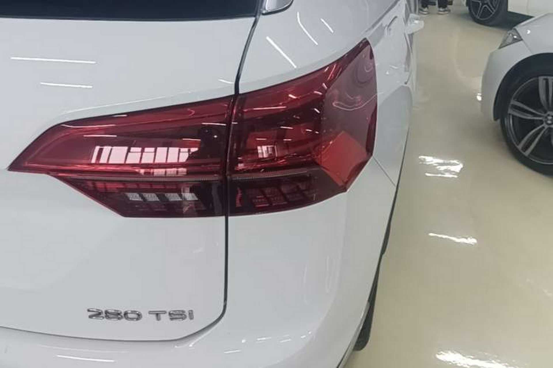 Used Volkswagen Tayron 2020 280TSI Two-Wheel Drive Luxury Connect Edition Right Rear Taillight