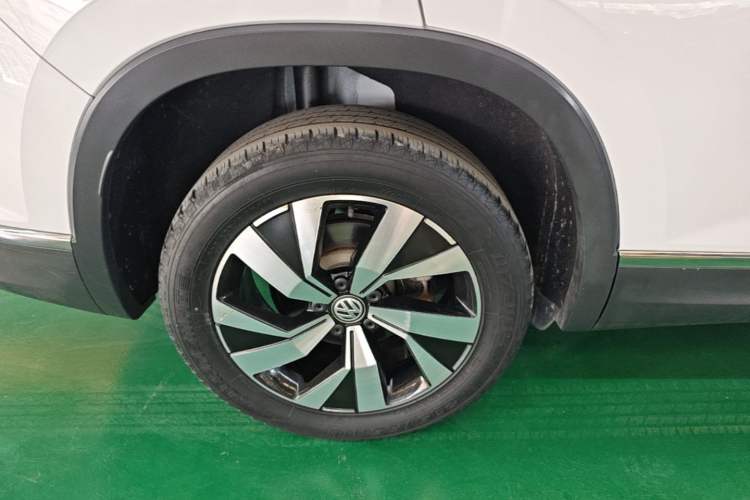 Used Volkswagen Tayron 2020 330TSI Two-Wheel Drive Luxury Smart Connectivity Version Right Rear Wheel Hub