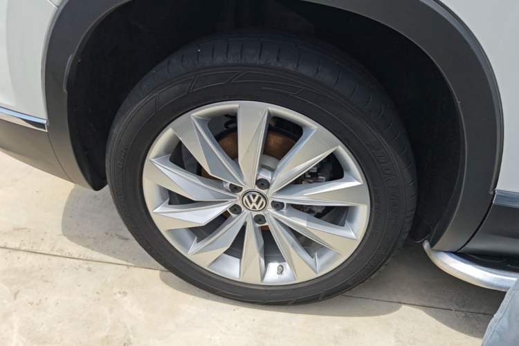 Used Volkswagen Tayron 2020 380TSI Four-Wheel Drive Luxury Connect Pro Edition Right Rear Wheel Hub