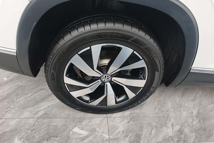 Used Volkswagen Tayron 2020 330TSI Two-Wheel Drive Luxury Smart Connectivity Version Right Rear Wheel Hub