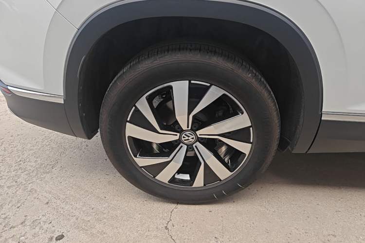 Used Volkswagen Tayron 2020 330TSI Two-Wheel Drive Luxury Smart Connectivity Version Right Rear Wheel Hub