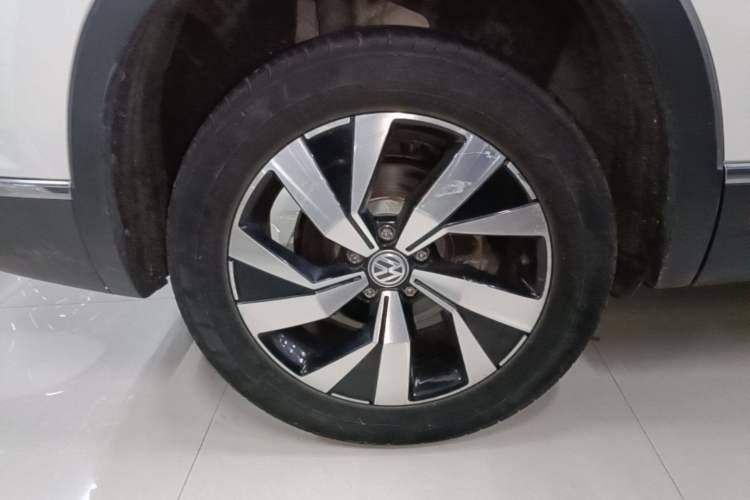 Used Volkswagen Tayron 2020 330TSI Two-Wheel Drive Luxury Smart Connectivity Version Right Rear Wheel Hub