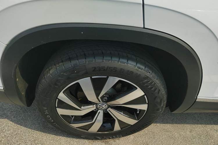 Used Volkswagen Tayron 2020 330TSI Two-Wheel Drive Luxury Smart Connectivity Version Right Rear Wheel Hub