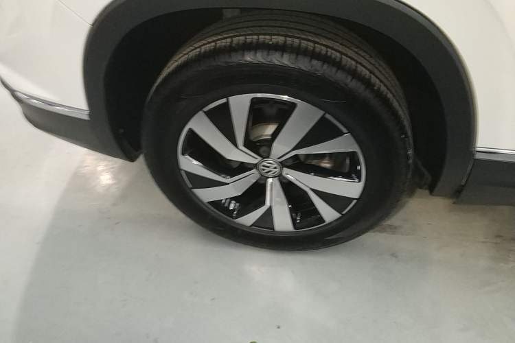 Used Volkswagen Tayron 2020 330TSI Two-Wheel Drive Luxury Smart Connectivity Version Right Rear Wheel Hub