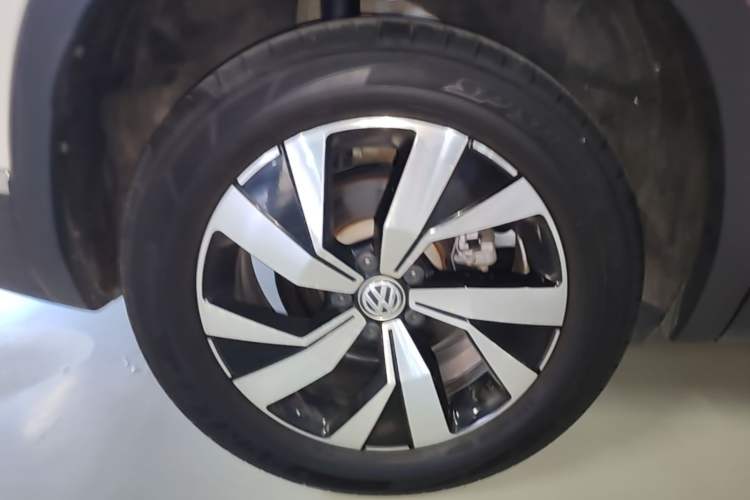 Used Volkswagen Tayron 2020 330TSI Two-Wheel Drive Luxury Smart Connectivity Version Right Rear Wheel Hub