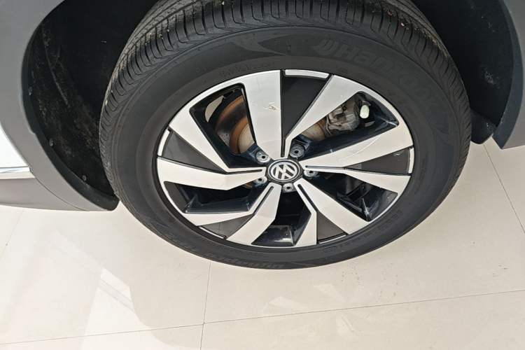 Used Volkswagen Tayron 2020 330TSI Two-Wheel Drive Luxury Smart Connectivity Version Right Rear Wheel Hub