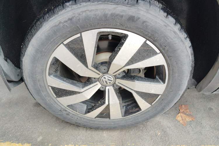 Used Volkswagen Tayron 2020 280TSI Two-Wheel Drive Luxury Connect Edition Right Rear Wheel Hub