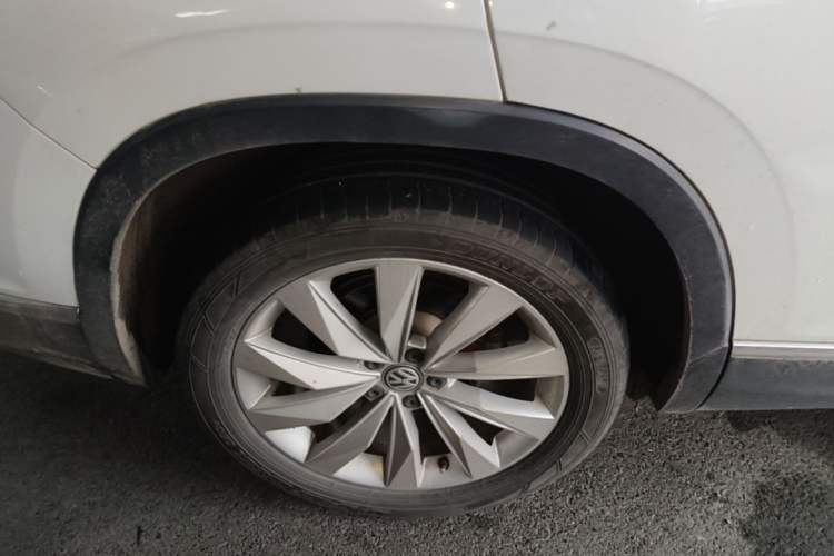 Used Volkswagen Tayron 2020 380TSI Four-Wheel Drive Luxury Connect Pro Edition Right Rear Wheel Hub