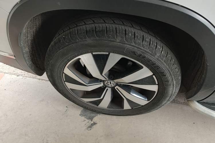 Used Volkswagen Tayron 2020 330TSI Two-Wheel Drive Luxury Smart Connectivity Version Right Rear Wheel Hub
