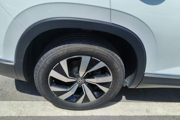 Used Volkswagen Tayron 2020 330TSI Two-Wheel Drive Luxury Smart Connectivity Version Right Rear Wheel Hub