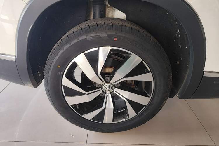 Used Volkswagen Tayron 2020 330TSI Two-Wheel Drive Luxury Smart Connectivity Version Right Rear Wheel Hub