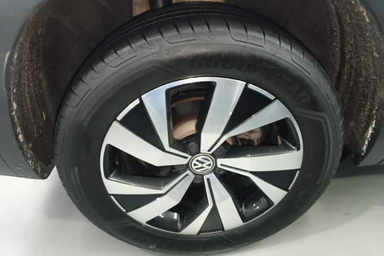 Used Volkswagen Tayron 2020 280TSI Two-Wheel Drive Luxury Connect Edition Right Rear Wheel Hub