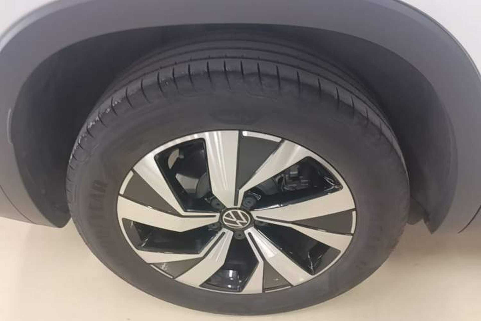 Used Volkswagen Tayron 2020 280TSI Two-Wheel Drive Luxury Connect Edition Right Rear Wheel Hub