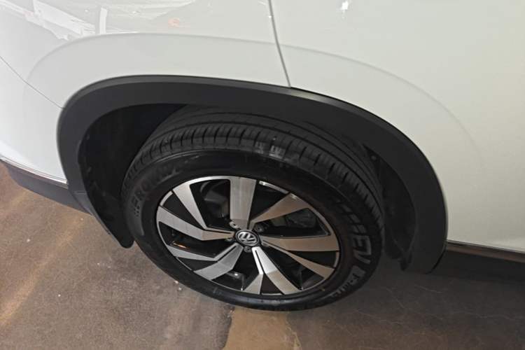 Used Volkswagen Tayron 2020 330TSI Two-Wheel Drive Luxury Smart Connectivity Version Right Rear Wheel Hub