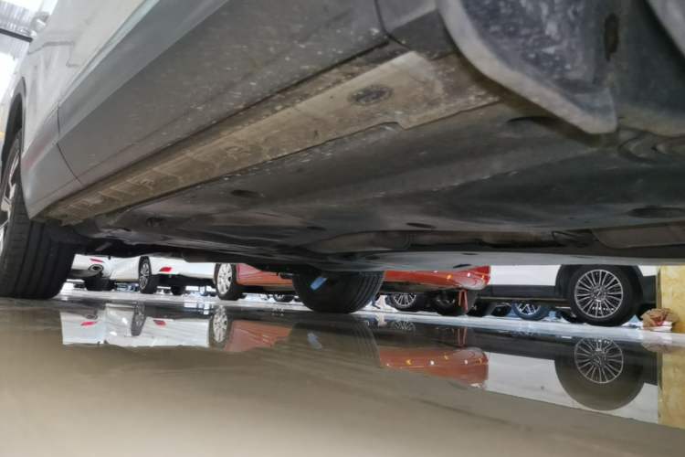 Used Volkswagen Tayron 2020 330TSI Two-Wheel Drive Luxury Smart Connectivity Version Right Side Sill
