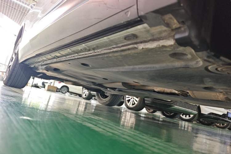 Used Volkswagen Tayron 2020 330TSI Two-Wheel Drive Luxury Smart Connectivity Version Right Side Sill